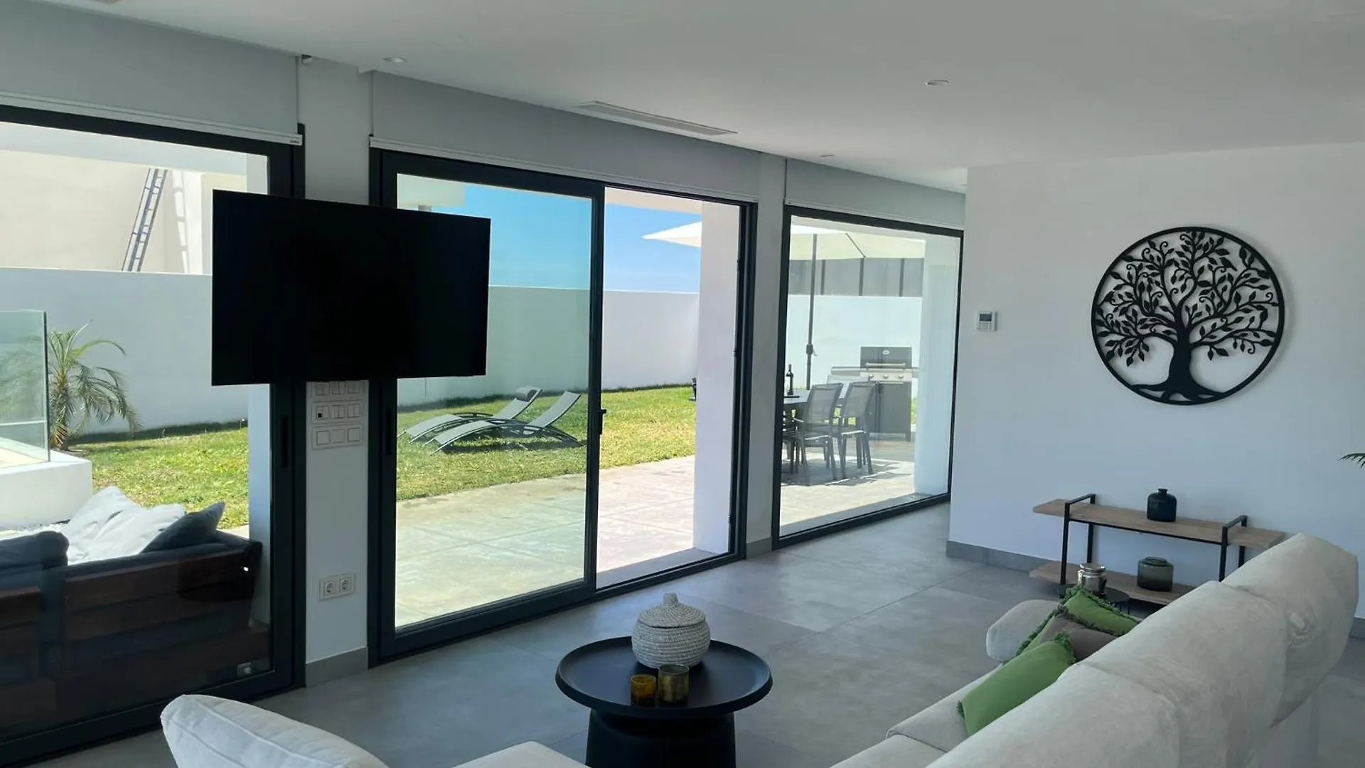 Benalmadena Stupa Luxury Villa 0*,  إسبانيا